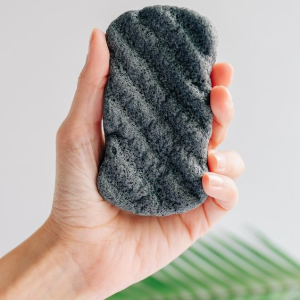 Esponja konjac corporal carbón activado
